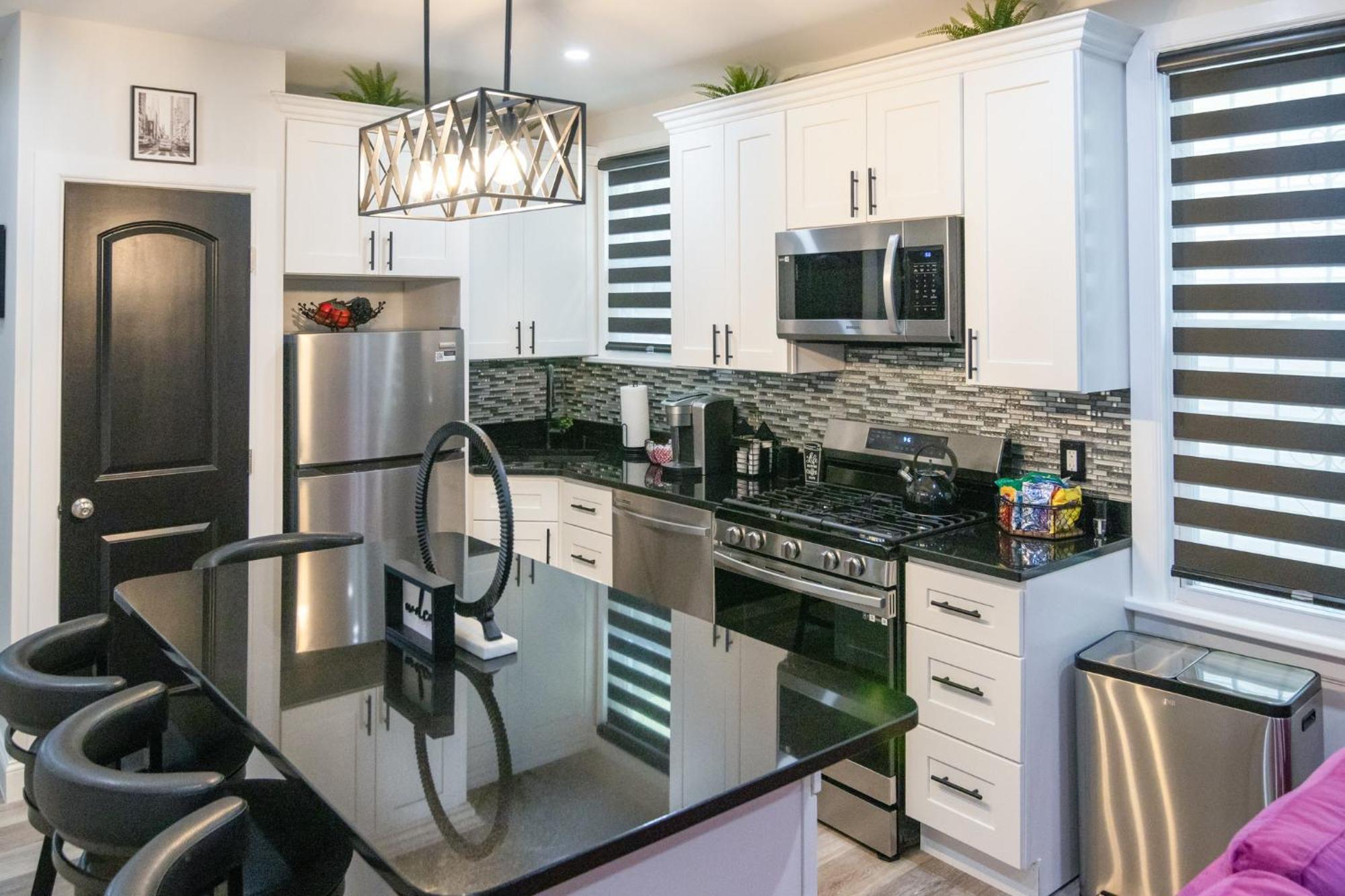 Hugh'S And Nora'S Place To Stay Ню Йорк Екстериор снимка